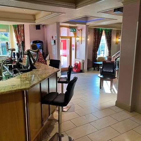 Southport Metro Hotel Bagian luar foto
