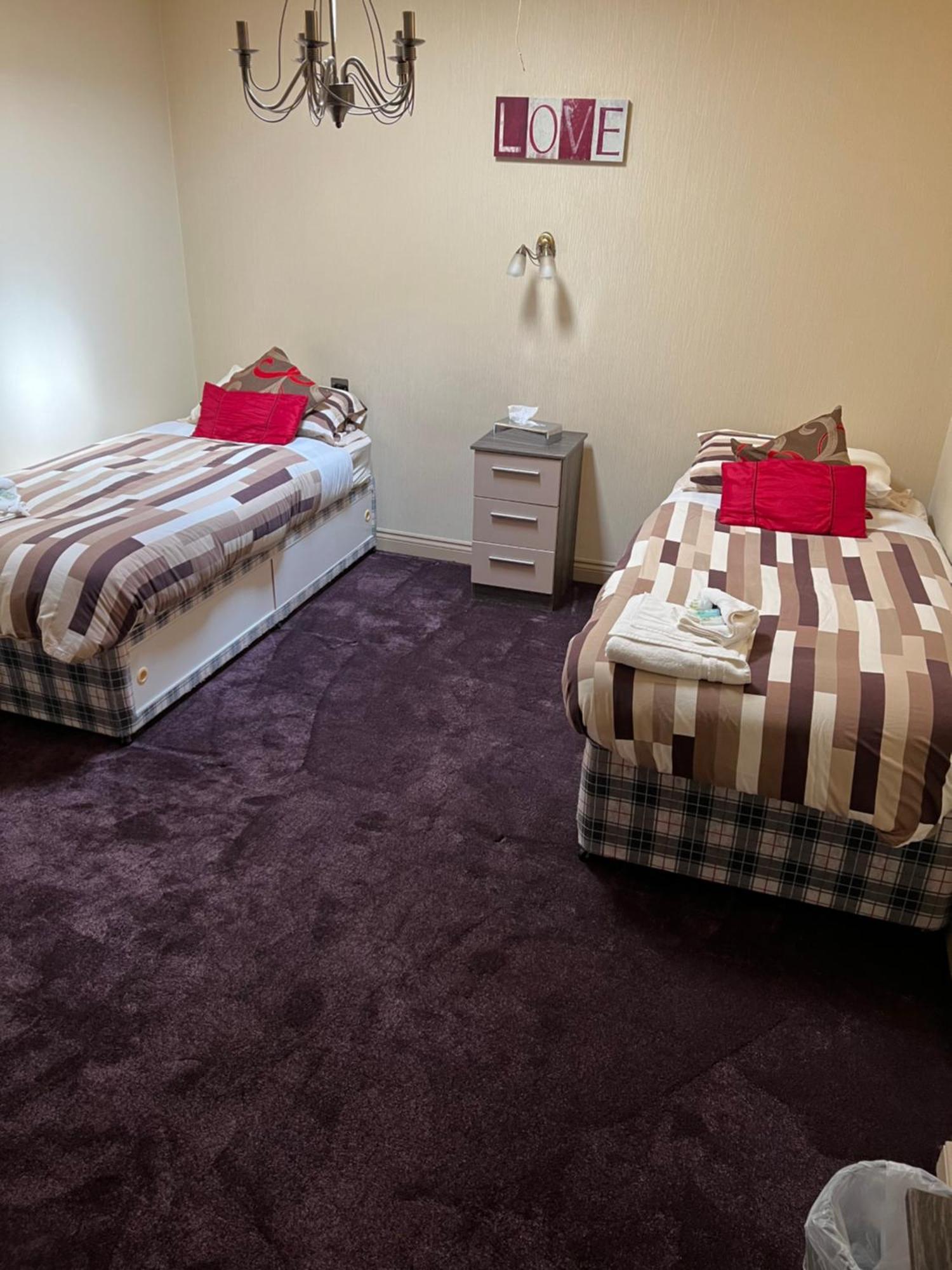 Southport Metro Hotel Bagian luar foto