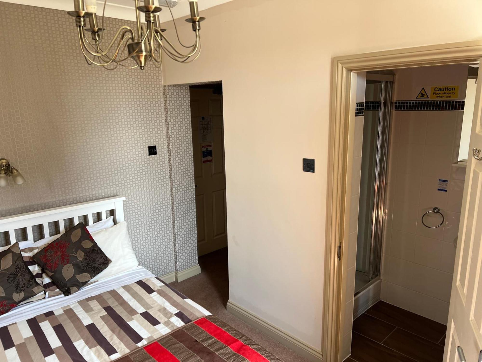 Southport Metro Hotel Bagian luar foto