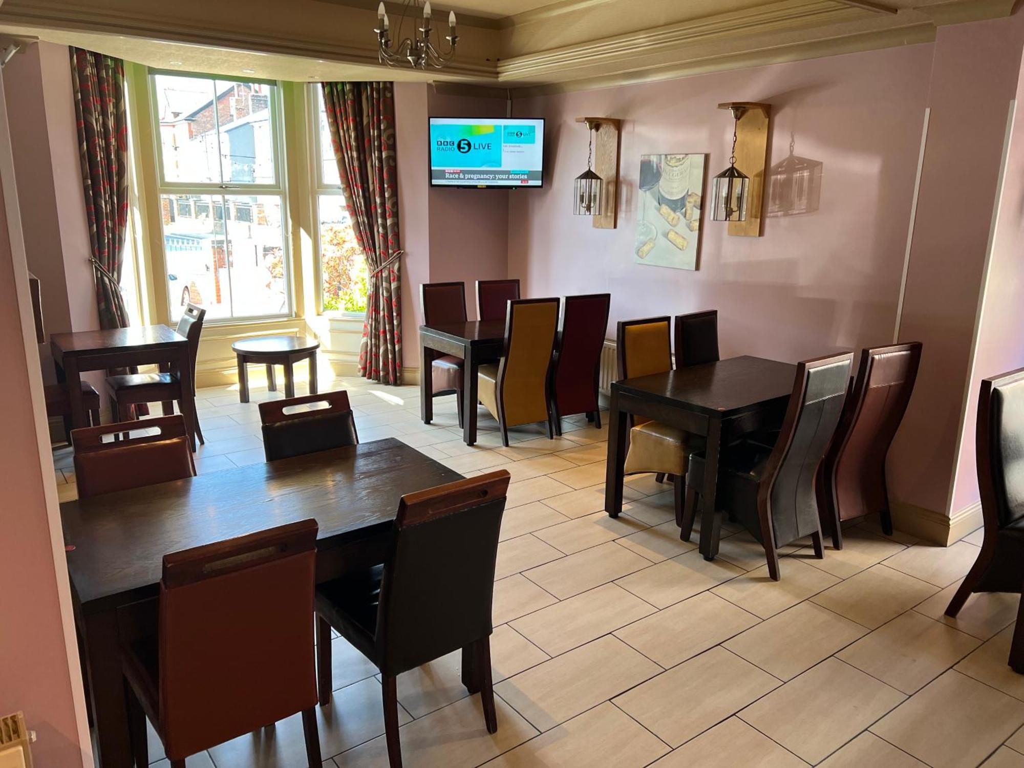 Southport Metro Hotel Bagian luar foto