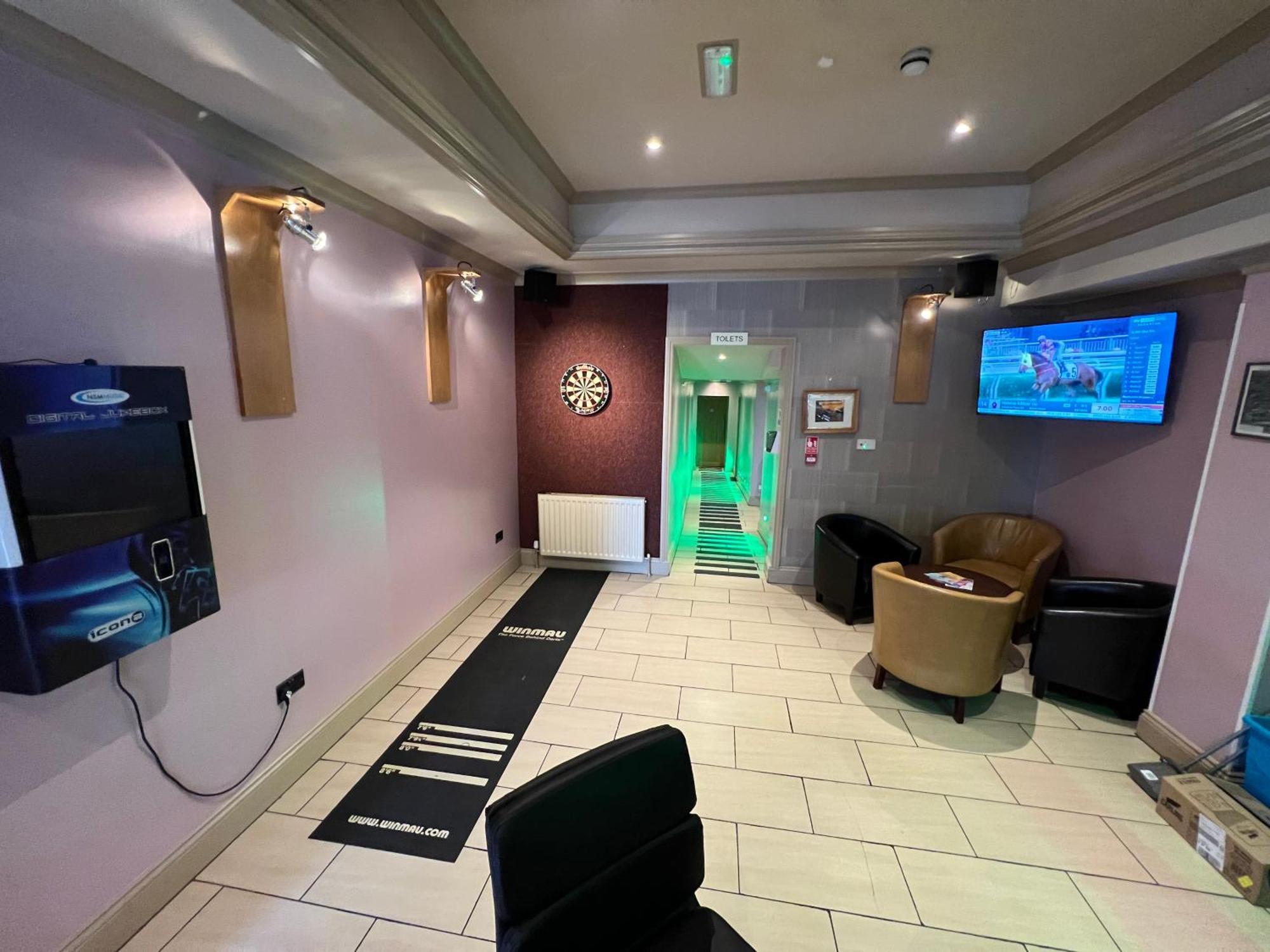 Southport Metro Hotel Bagian luar foto